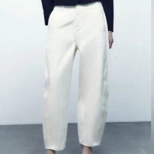 Zara Barrel/ Balloon Leg Jeans In Ecru, Size 6